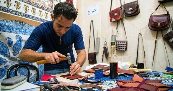 هنرمندان صنایعدستی تحت بیمه روستائیان و عشایر قرار میگیرند