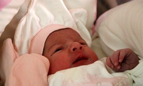 ارائه خدمات درمانی به نوزادان با کد ملی مادر امکانپذیر شد