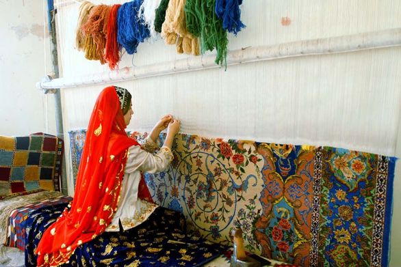 حذف بیمه قالیبافان صنعت فرش را تهدید میکند