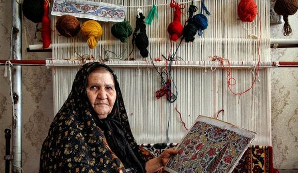 ۲۲ هزار بافنده فرش دستبافت در اردبیل بیمه نیستند