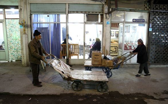 کارگران باربر میادین تهران فاقد بیمه تامین اجتماعی هستند