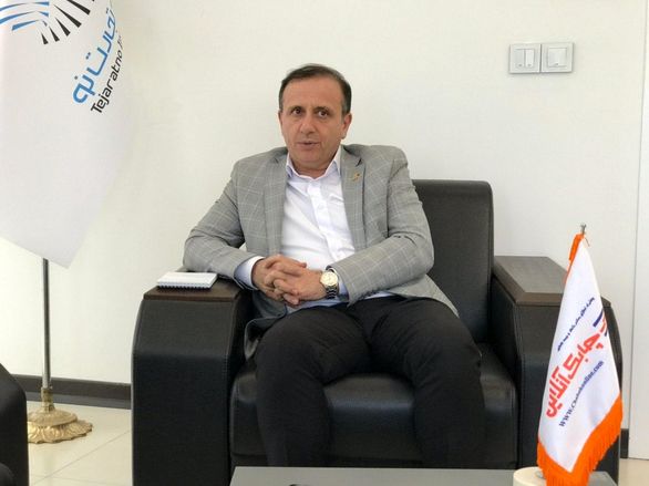 نمایندگان شرکت بیمه تجارتنو درجشنواره فروش درخشیدند