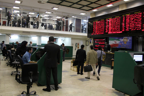 نماد ۱۲ بانک و موسسه اعتباری در بازار سرمایه سبزپوش شد