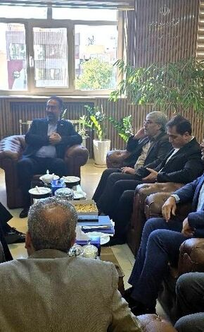 نشست مشترک مدیرعامل بیمه معلم و مدیرکل آموزش‌وپرورش استان البرز برگزار شد
