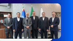 تقدیر از نخستین مدیرعامل بیمه تجارت‌نو


