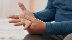 این داروها باعث سفتی صبحگاهی دست‌ها می‌شوند