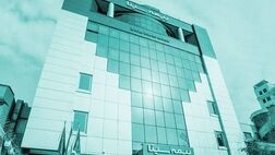 پیگیری مستمر تعهدات و ارائه خدمات در بیمه سینا