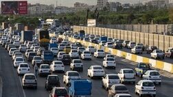 ترافیک سنگین در محورهای منتهی به تهران
