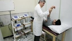 بدهی سنگین بیمه‌ها به فیزیوتراپیست‌ها/ تاثییر منفی نوسانات ارز بر حوزه فیزیوتراپی
