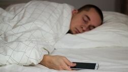 آیا خوابیدن روی شکم مضر است؟
