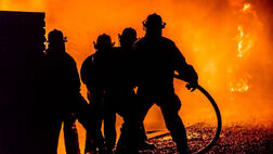 آتش‌سوزی سوله تجهیزات الکترونیکی در دولت‌آباد