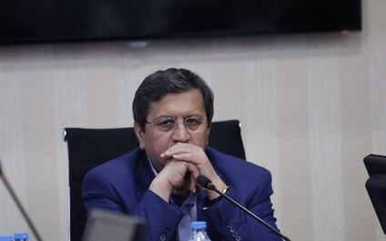 همتی: بانک مرکزی قطعاً با نوسانات سفته‌بازی مقابله می‌کند