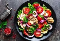۷ سالاد خلاقانه و خوشمزه برای عاشقان سالاد + طرز تهیه

